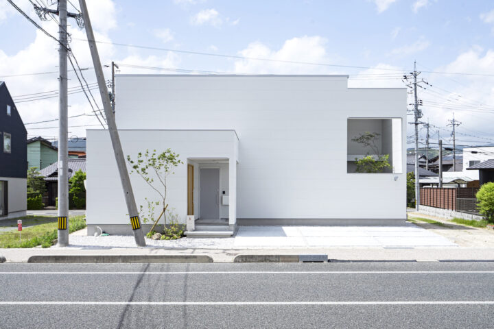 write interior トリミングサロンの店舗併用住宅